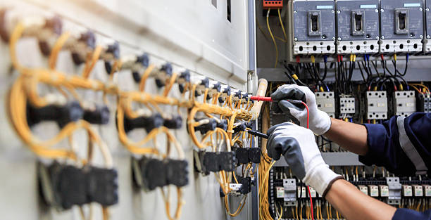 Professional Electrician technician working in Delta, UT